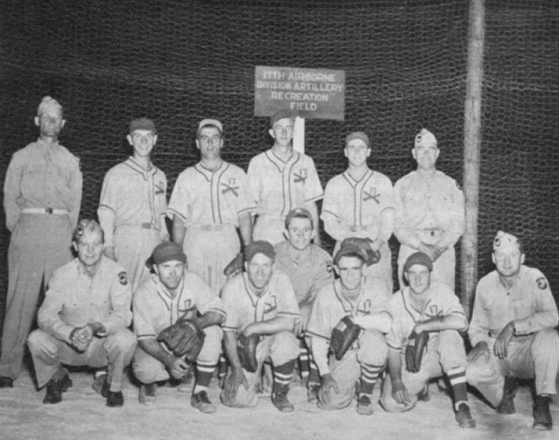 The baseball team of the divisional artillery.jpg