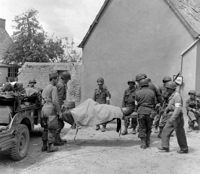 SAINTE-MÈRE-ÉGLISE - 07 JUIN 1944 (18).jpg